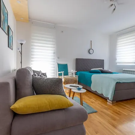 Self Check In 00-24 Mm Апартаменты