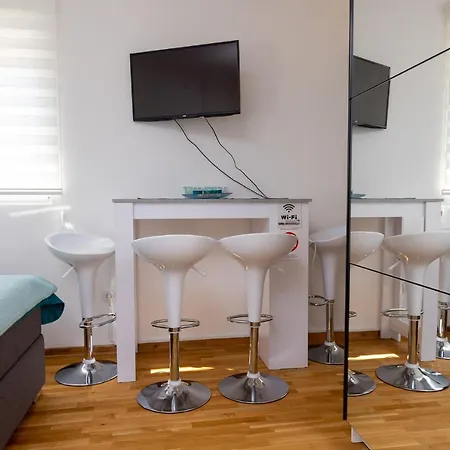 Self Check In 00-24 Mm Белград